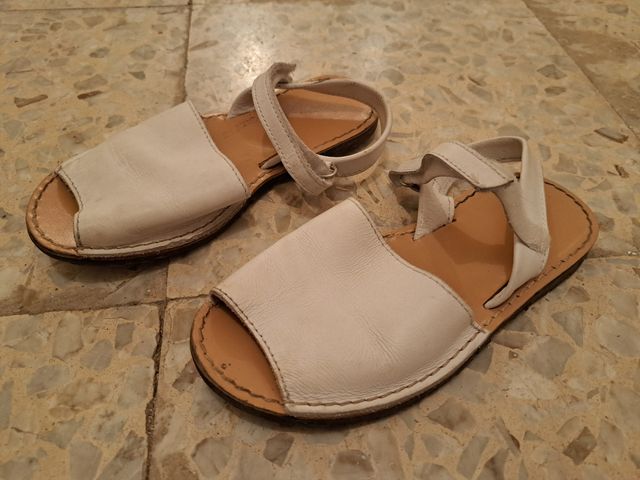 Mallorquina niña blancas - Piel