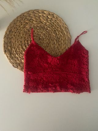 Crop top Stradivarius rojo