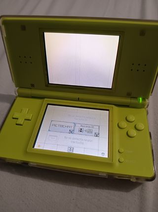 Consola Nintendo DS Lite amarilla