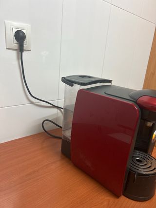 Cafetera Tassimo Bosch roja