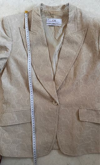 Chaqueta Carolina Herrera beige