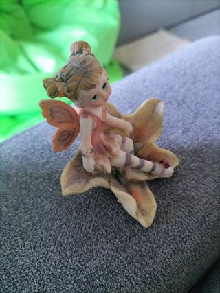 Fata su foglia - Statuetta