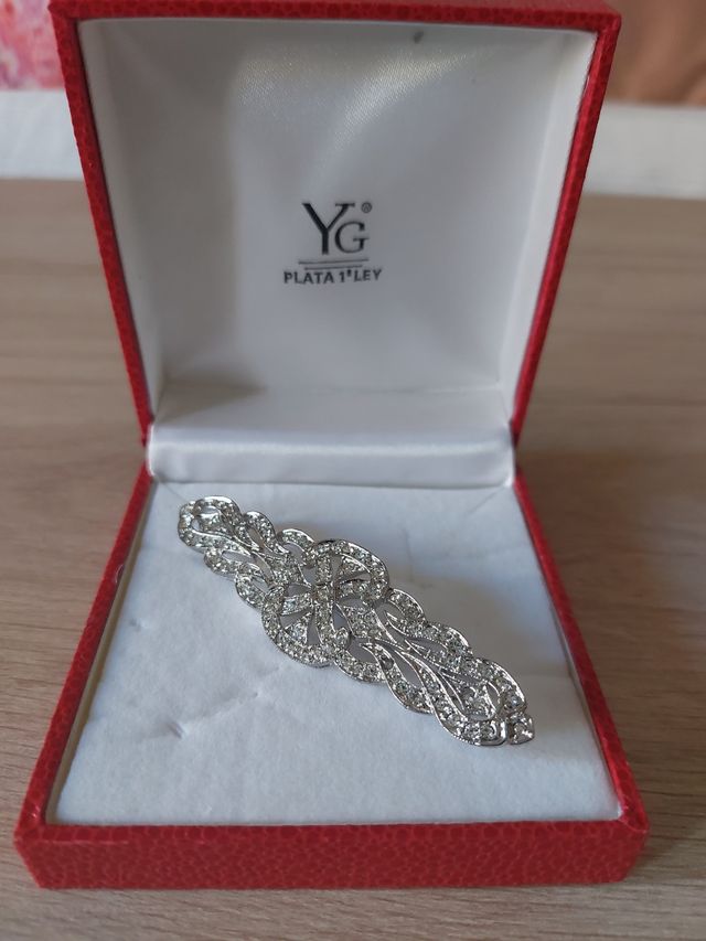 Broche Plata YG eventos