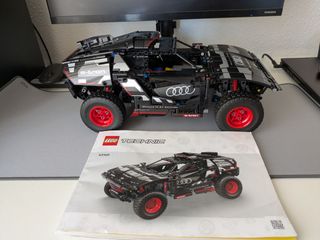 LEGO Technic Audi RS Q e-tron 42160 
