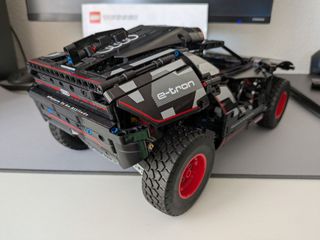 LEGO Technic Audi RS Q e-tron 42160 