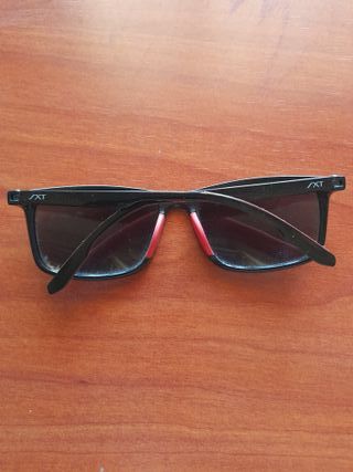 Gafas sol polarizadas - negras y rojo
