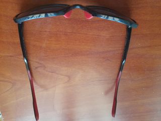 Gafas sol polarizadas - negras y rojo