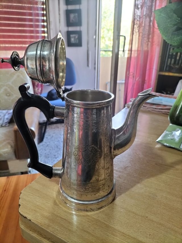 Tetera antigua plata 