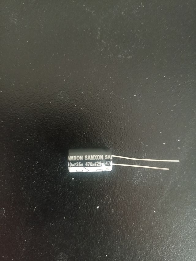 Condensadores electrolíticos 470µF 25V 105°CH 2A