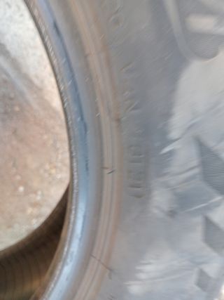 Neumático suelto  marca Bridgestone 205/60R16