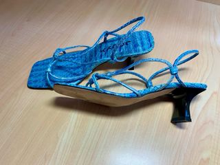 Sandalias Looky azules piel efecto serpiente