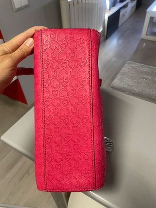 Bolso Guess rosa - mano