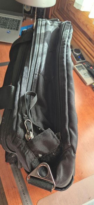 Bolsa negra multibolsillos