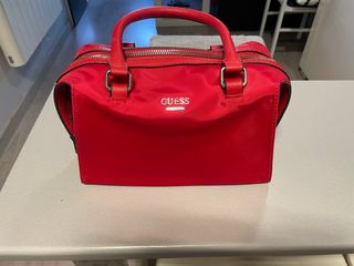 Bolso Guess rojo bandolera