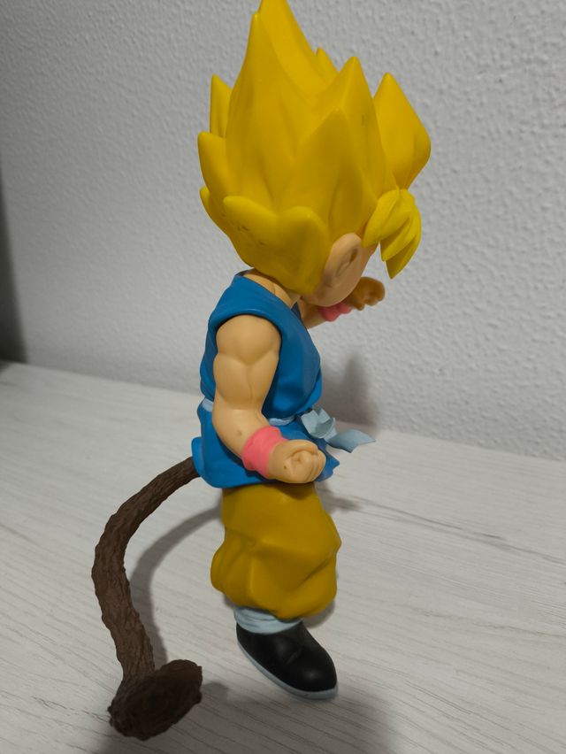 Figura Goku Niño SSJ Dragon Ball