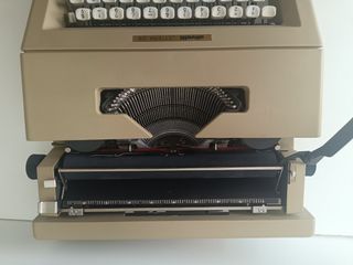 Olivetti Lettera 25 - Máquina de escribir