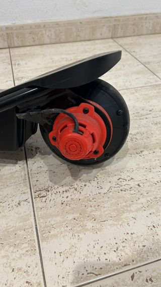 Patinete eléctrico Razor E100 averiado 

