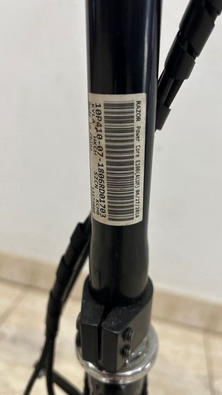 Patinete eléctrico Razor E100 averiado 
