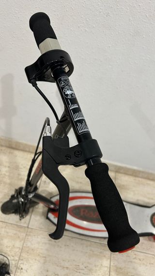 Patinete eléctrico Razor E100 averiado 
