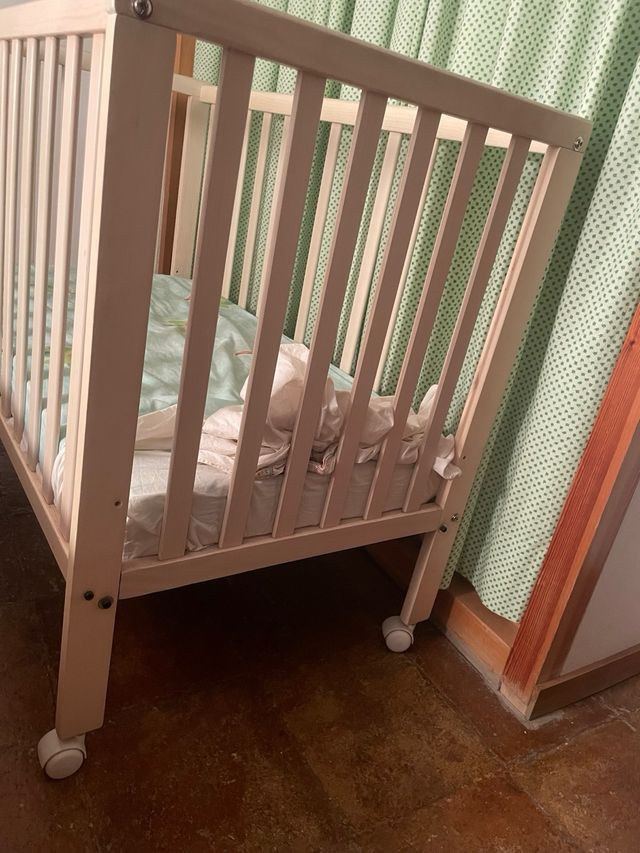 Cuna madera y colchón