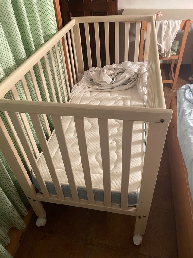 Cuna madera y colchón