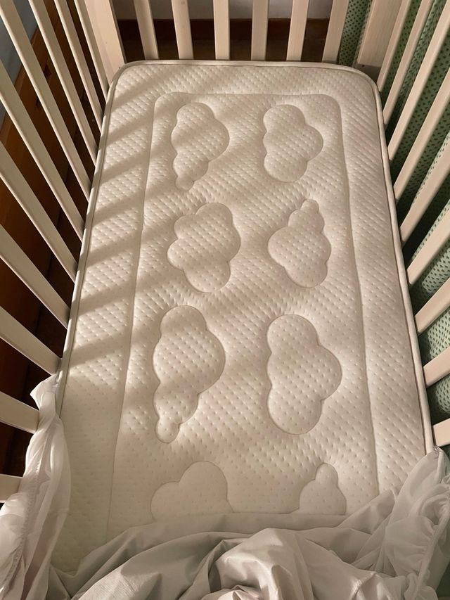 Cuna madera y colchón