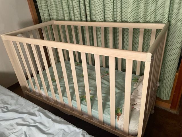 Cuna madera y colchón