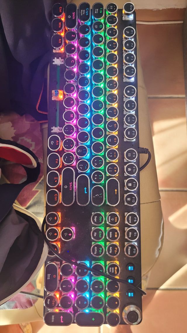 Teclado gaming RGB