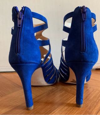 Sandalias azules tacón