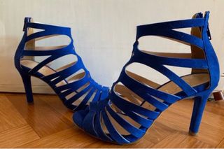 Sandalias azules tacón