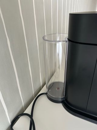 Cafetera Nespresso Vertuo Gris