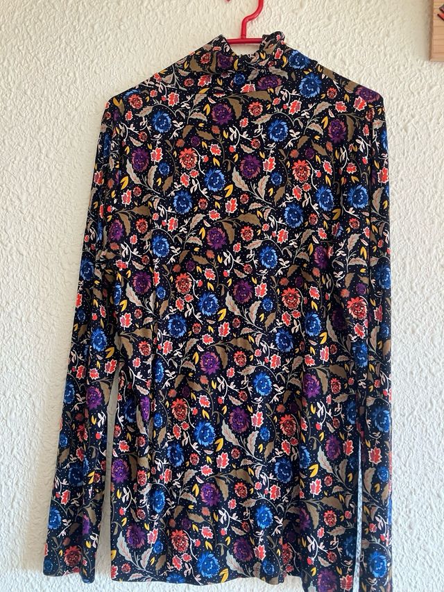 Camisetas cuello alto flores - Talla M