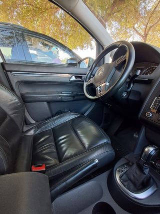 Volkswagen Touran 2011