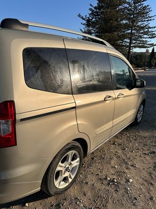 Ford Tourneo Courier 2017