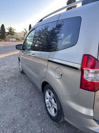 Ford Tourneo Courier 2017