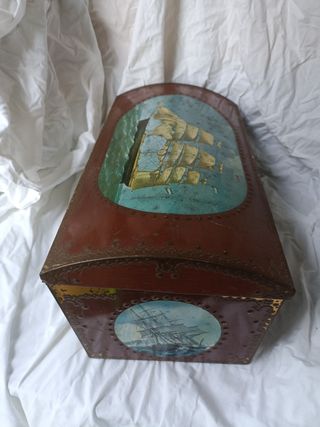 Cofre antiguo de latón - 41x18x22cm