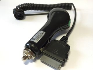 Caricabatteria da auto per iPhone 4 iPad 2