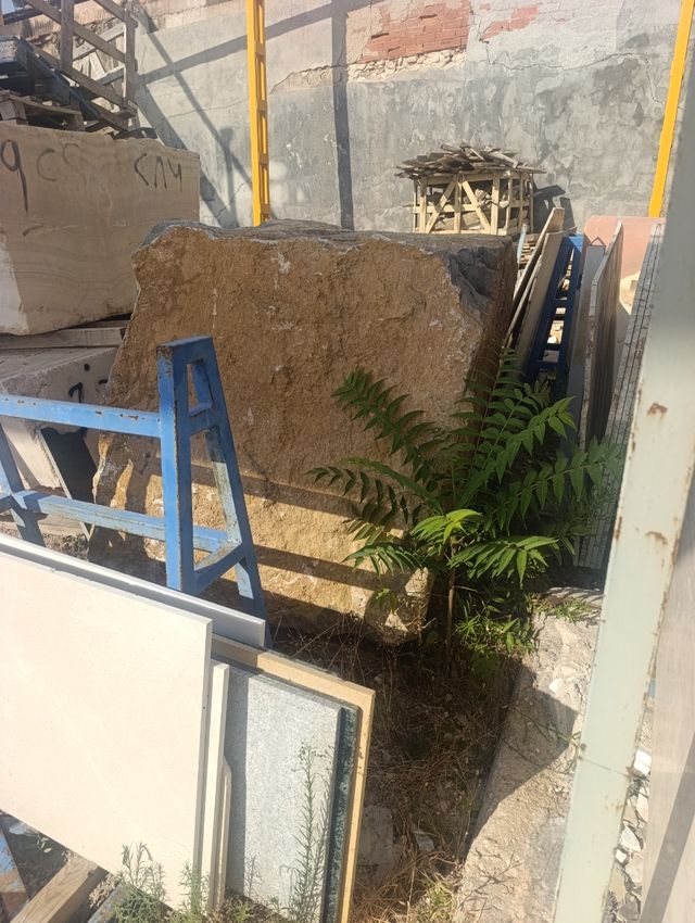 Varios bloques de mármol y onix