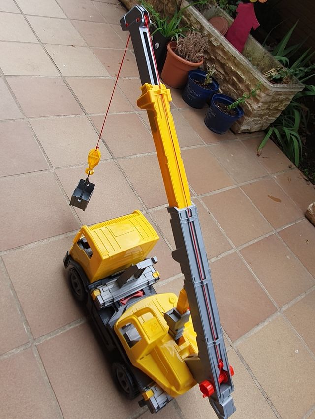 Grúa de construcción de juguete