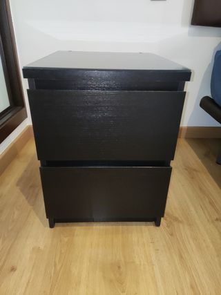 Comodino Ikea Malm, nero/marrone.