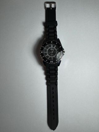 Reloj deportivo negro y plata