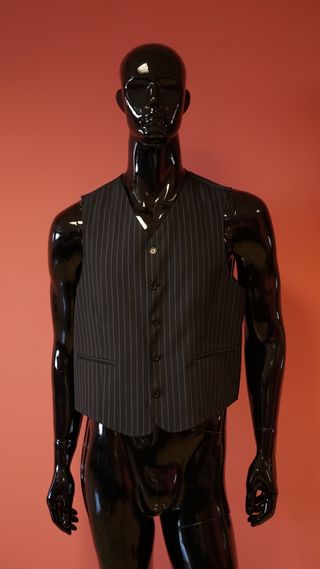 Traje de hombre a rayas diplomáticas 