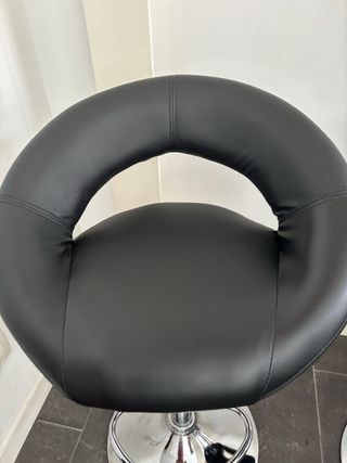 2 Taburetes Altos Negros - Metal y Piel Sintética