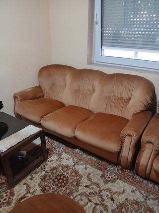 Sofá terciopelo marrón