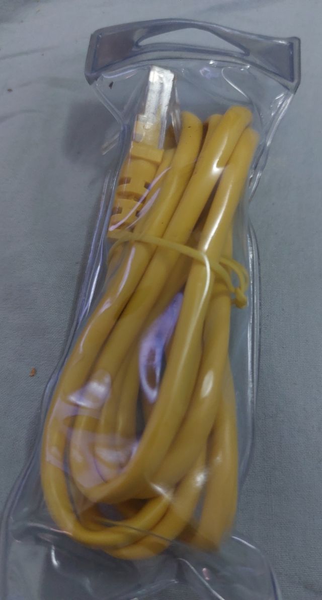 Cable RJ45 internet amarillo