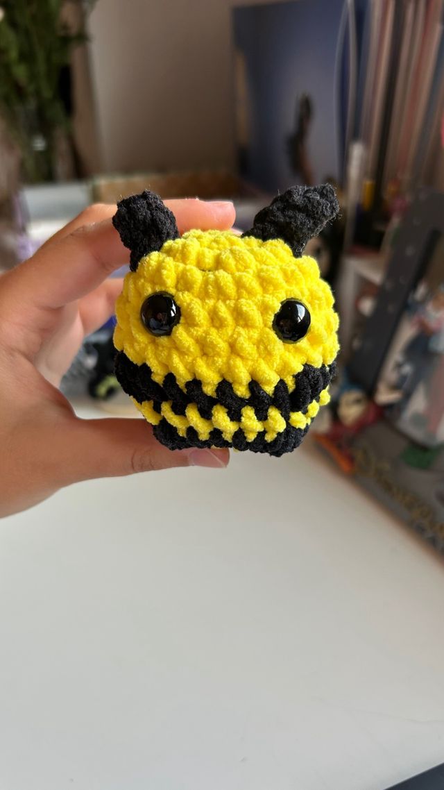 Abeja amigurumi de crochet