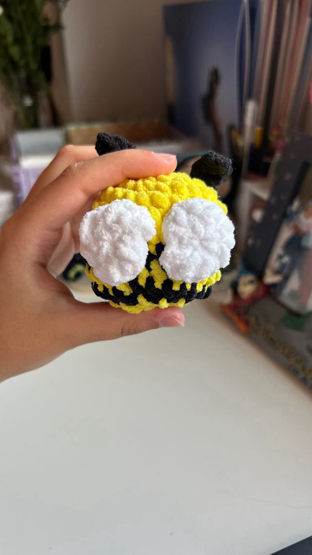 Abeja amigurumi de crochet