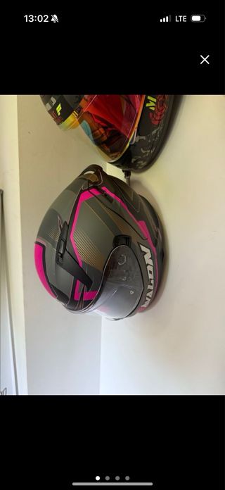 Soporte para casco de moto