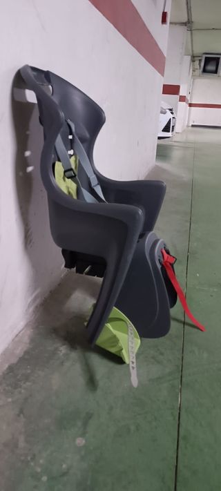 Silla bici niños para anclaje a portamantas.