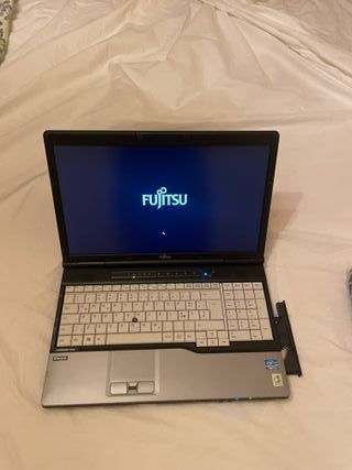PC NOTEBOOK Fujitsu LifeBook E752 i5 8/256 C.NUOVO